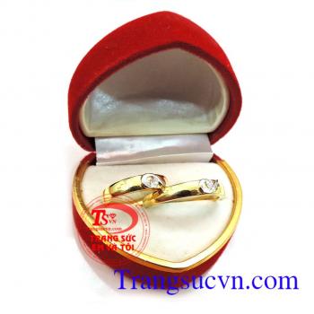 Nhẫn cưới giá rẻ trái tim là sản phẩm được chế tác tinh xảo từ vàng 10k chuẩn chất lượng.