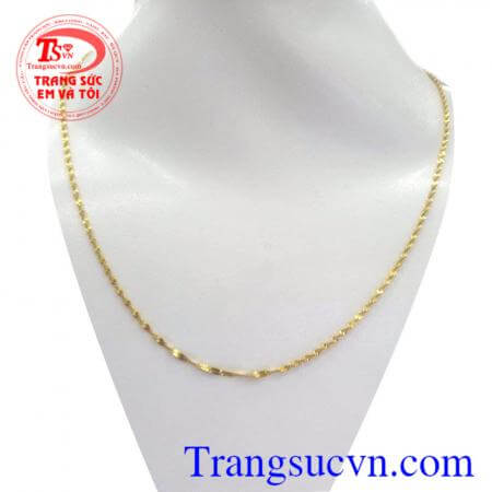 Dây nữ xoắn sáng vàng là xu hướng mốt hót hàng hiệu đẳng cấp lấp lánh,quý phái cho phái đẹp, dây chuyền vàng đảm bảo Uy tín,Món quà sinh nhật ý nghĩa dành cho nữ,dây chuyền vàng
