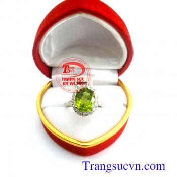 Nhẫn nữ peridot mệnh hỏa và Mộc