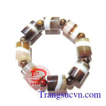 Chuỗi đá mã não đẹp Tác dụng của đá mã não là đem lại sức khỏe, hưng thịnh và trường thọ, đem đến sự dễ mến trong giao tiếp.