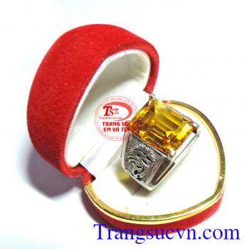 Nhẫn bạc thạch anh vàng thạch anh vàng giải tỏa sự bế tắc giúp cho tâm hồn sảng khoái. Không những thế, loại thạch anh này còn có tác dụng lọc máu, thúc đẩy vùng thận