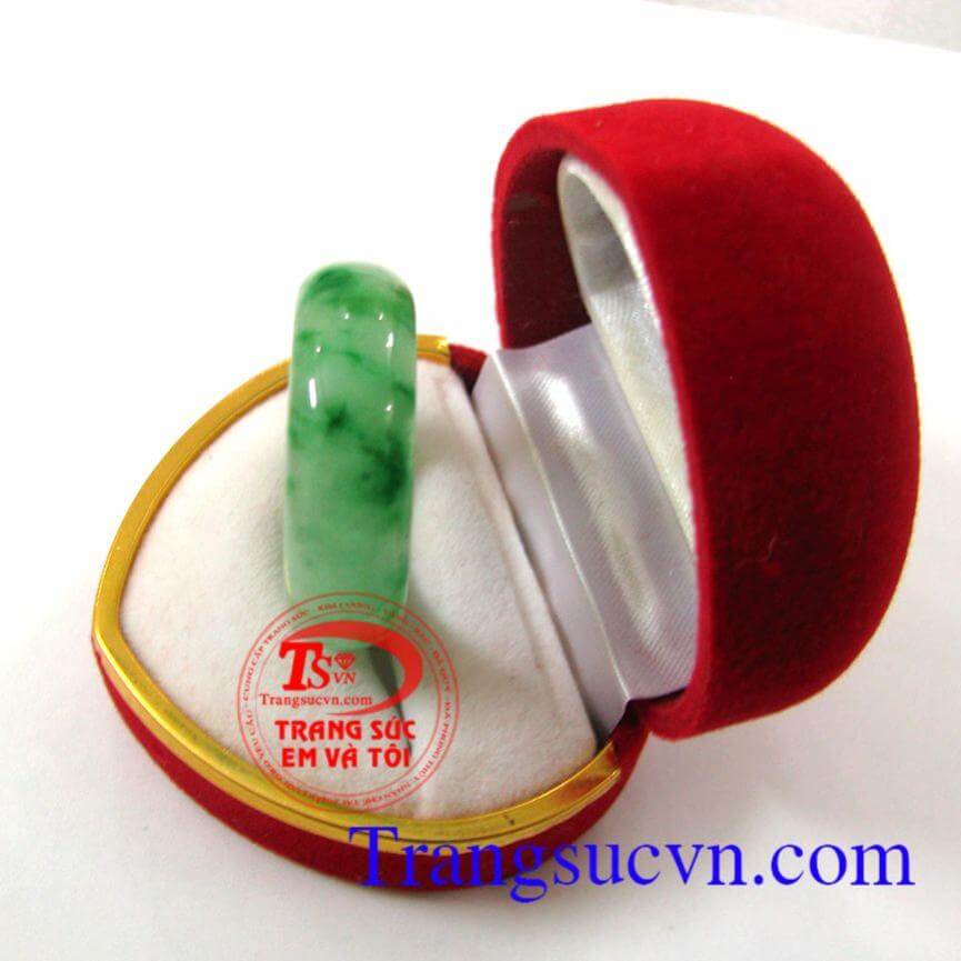 Nhẫn ngọc Miến Điện tinh xảo