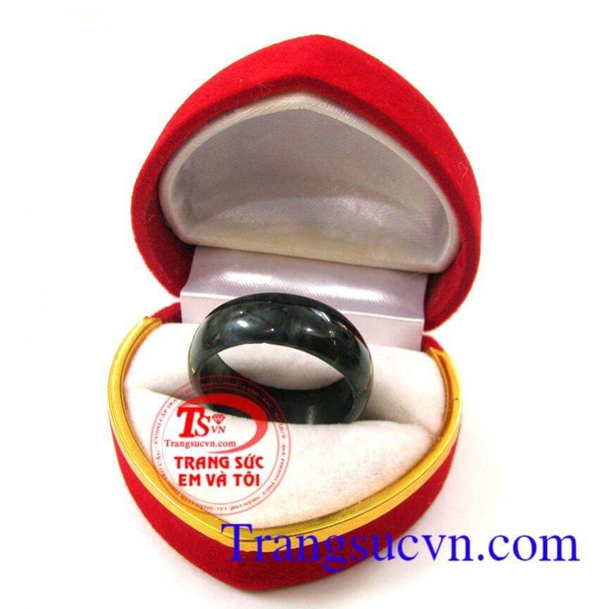 nhẫn ngọc ngón áp út cho nữ