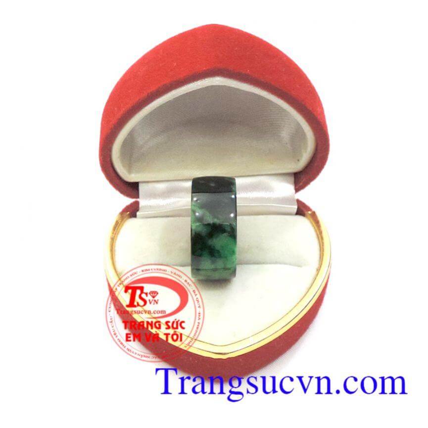 Nhẫn ngọc ngón giữa đẹp