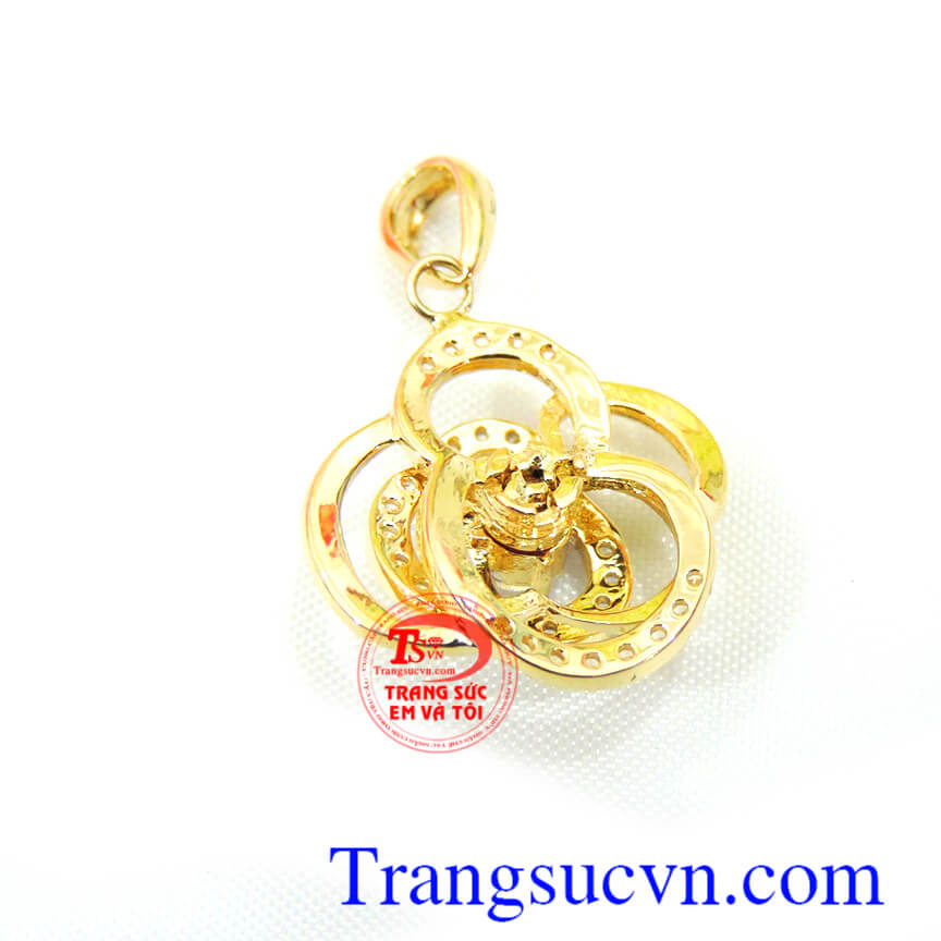 Mặt dây chuyền vàng 10k đảm bảo chất lượng giá thành hợp lý là sản phẩm rất được phái đẹp ưa chuộng