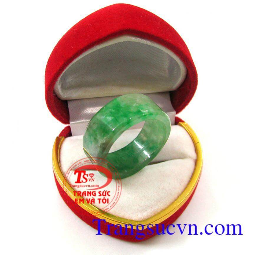 Nhẫn cẩm thạch bình yên