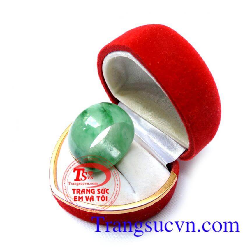 Nhẫn jadeite nam giới
