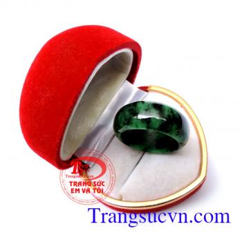 Nhẫn jadeite bình an