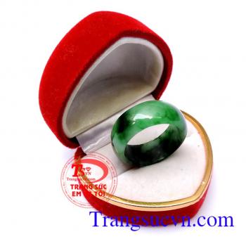 Nhẫn jadeite thiên nhiên vân ngọc