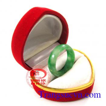 Nhẫn jadeite khí chất