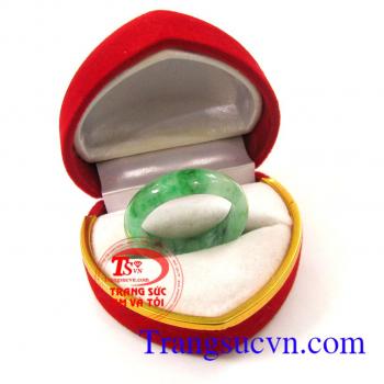 Nhẫn jadeite uy tín Nhẫn jadeite uy tín