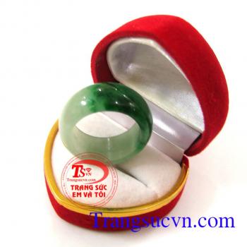 Nhẫn ngọc phỉ thúy chính hiệu