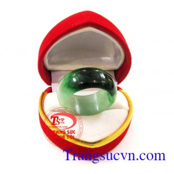nhẫn cẩm thạch quý phái