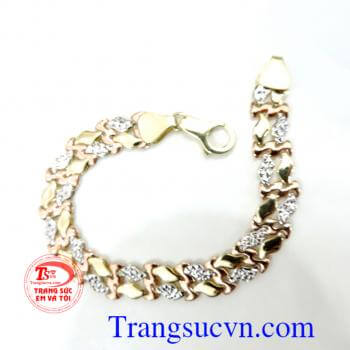 Lắc vàng tây hai mặt và hai màu đeo được hai kiểu luôn làm mới chính mình