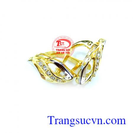 Đôi hoa tai đẹp giao hàng trên toàn quốc.