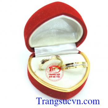 Cặp nhẫn cưới tình yêu