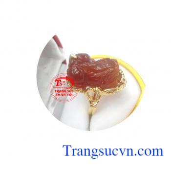 Nhẫn nữ tỳ hưu may mắn