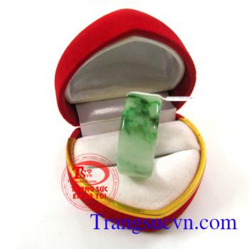 Nhẫn ngọc cẩm thạch jadeite tấn lộc