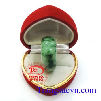 Nhẫn đá quý cẩm thạch Jadeite