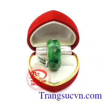 Nhẫn ngọc cẩm thạch jadeite đại lợi