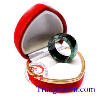 Nhẫn jadeite chất lượng