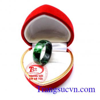 Nhẫn jadeite cao cấp