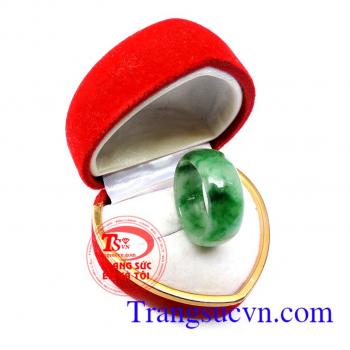 Nhẫn Jadeite thiên nhiên