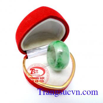 Nhẫn Jadeite thiên nhiên