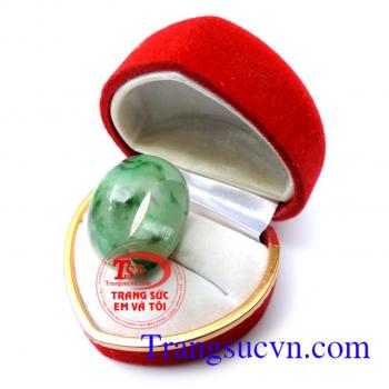 Nhẫn jadeite tài lộc