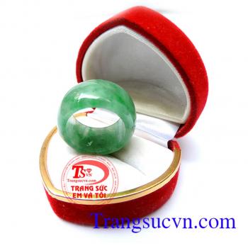 Nhẫn Jadeite thiên nhiên