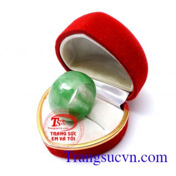 Nhẫn jadeite phát lộc