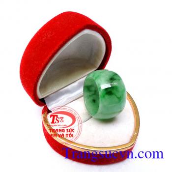 Nhẫn jadeite thiên nhiên phát tài