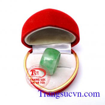 Nhẫn jadeite thiên nhiên sức khỏe