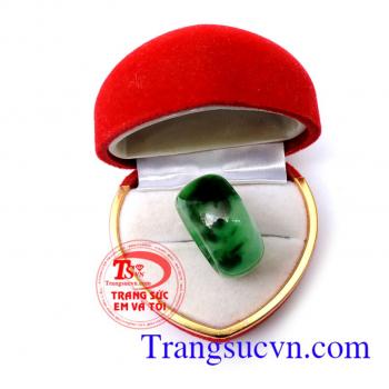 Nhẫn jadeite thiên nhiên đẹp