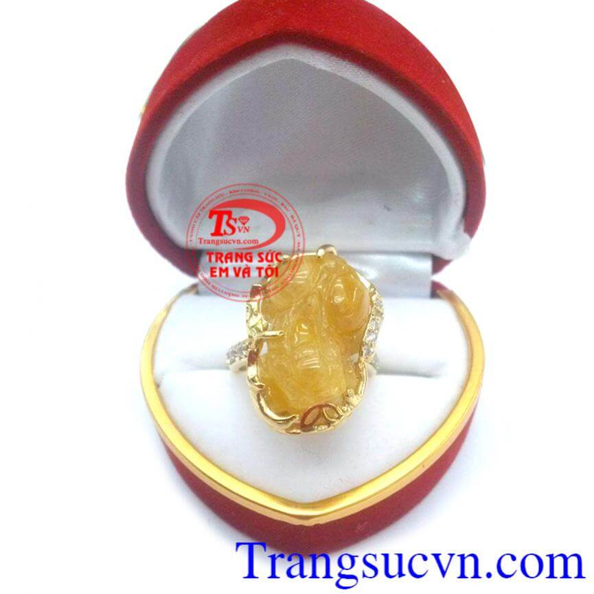 Nhẫn tỳ hưu thạch anh tóc vàng mệnh kim