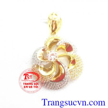 Trang sức nữ vàng 18k với hàng nghìn khách hàng ưa chuộng trong nhiều năm,sản phẩm trang sức vàng Italy,tinh tế,quyến rũ tôn vinh phái đẹp