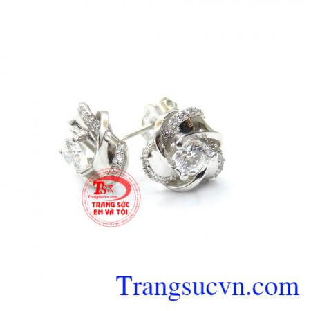 Hoa tai 18k Ý Quý phái được nhiều cô gái yêu thích và lựa chọn