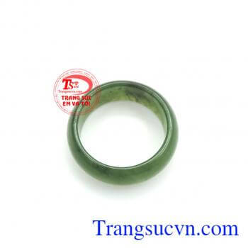 Chiếc nhẫn nephrite
