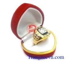 Chiếc nhẫn vàng nam