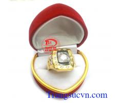 Chiếc nhẫn vàng nam