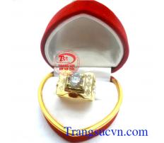 Nhẫn vàng rồng kim cương