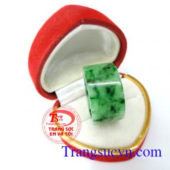 Chiếc nhẫn ngọc hoàng đế