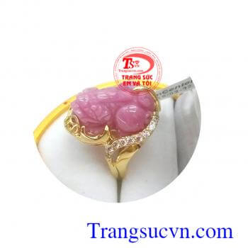 Nhẫn nữ tỳ hưu ruby hộ mệnh