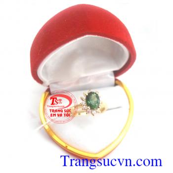 Nhẫn sapphire chuối quý phái