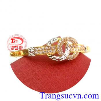 Vòng tay vàng đính đá đảm bảo chất lượng dành cho nữ