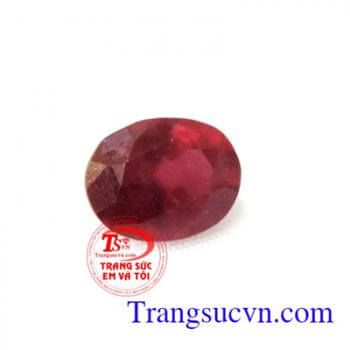 Đá ruby tinh tế