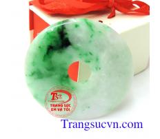 Mặt ngọc cẩm thạch thiên nhiên phù hợp làm mặt dây bọc vàng hoặc bạc