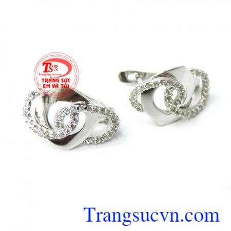 Hoa tai vàng trắng 18k đẹp, hoa tai vàng trắng 18k, chất lượng đảm bảo, hoa tai đẹp, sang trọng, quý phái, kiểu dáng hợp thời trang, là món quà ý nghĩa tặng phái đẹp nhân dịp lễ đặc biệt.