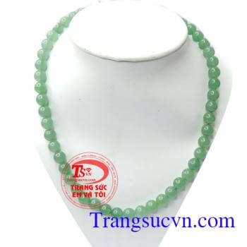 Chuỗi xanh ngọc Aventurine, chuỗi aventurine giúp thư giãn và đem lại tình yêu cùng niềm vui, do vậy rất tốt cho những ai cảm thấy thiếu tình thương hoặc cảm thấy khó mở lòng, khó tin tưởng và thiết lập quan hệ với người khác.