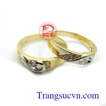 Nhẫn cưới lại là vật chứng cho kết tinh tình yêu đôi lứa